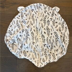 Bebe au lait muslin fabric infant car seat cover EUC ret $125